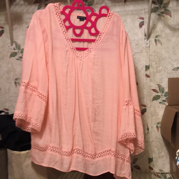 Top - Picture 2 of 2